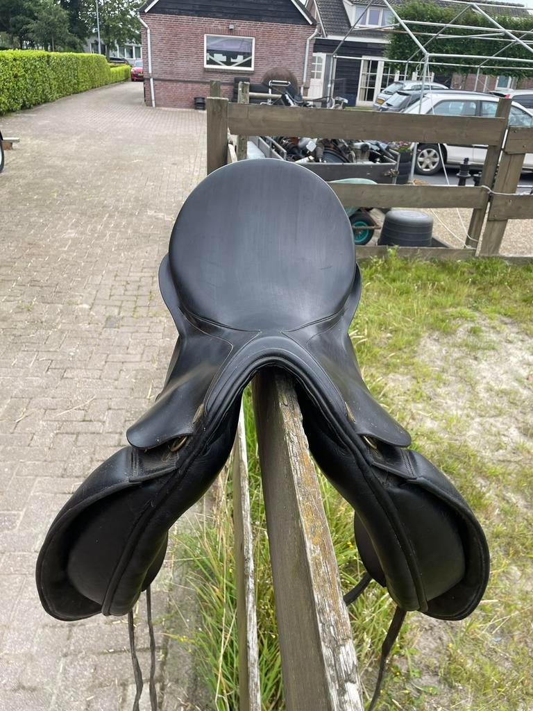 Kentaur dressuurzadel, Dieren en Toebehoren, Paarden en Pony's | Zadels, Ophalen, Gebruikt, Dressuur