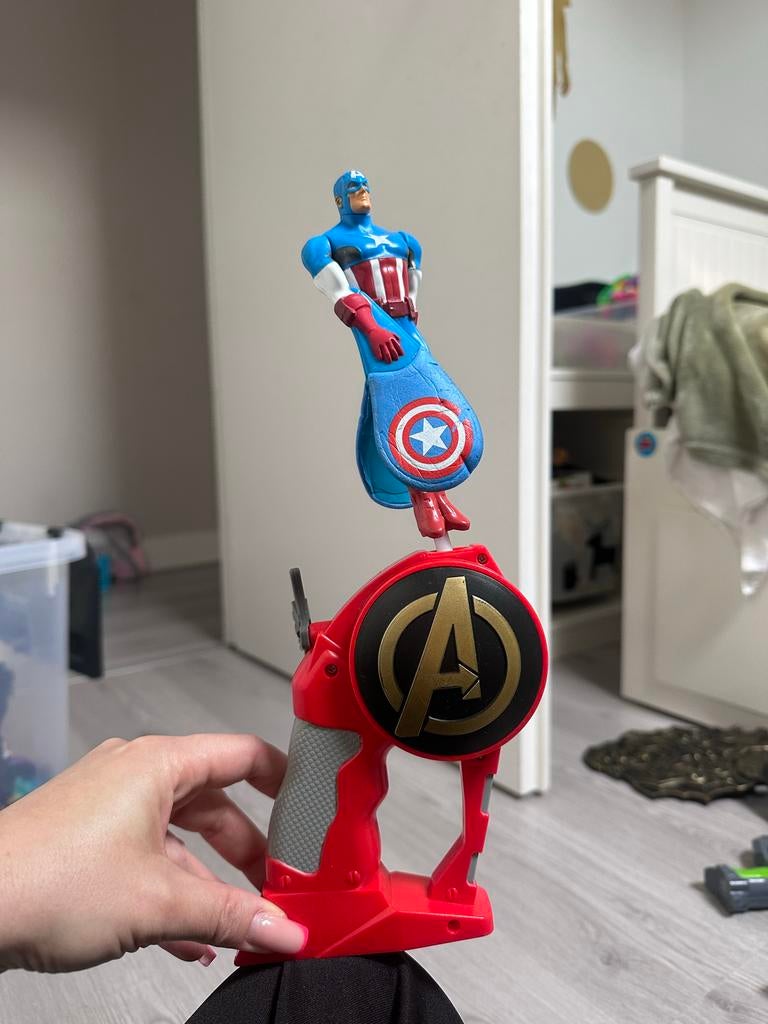 Captain America speelgoed met Avengers logo, Ophalen of Verzenden, Gebruikt