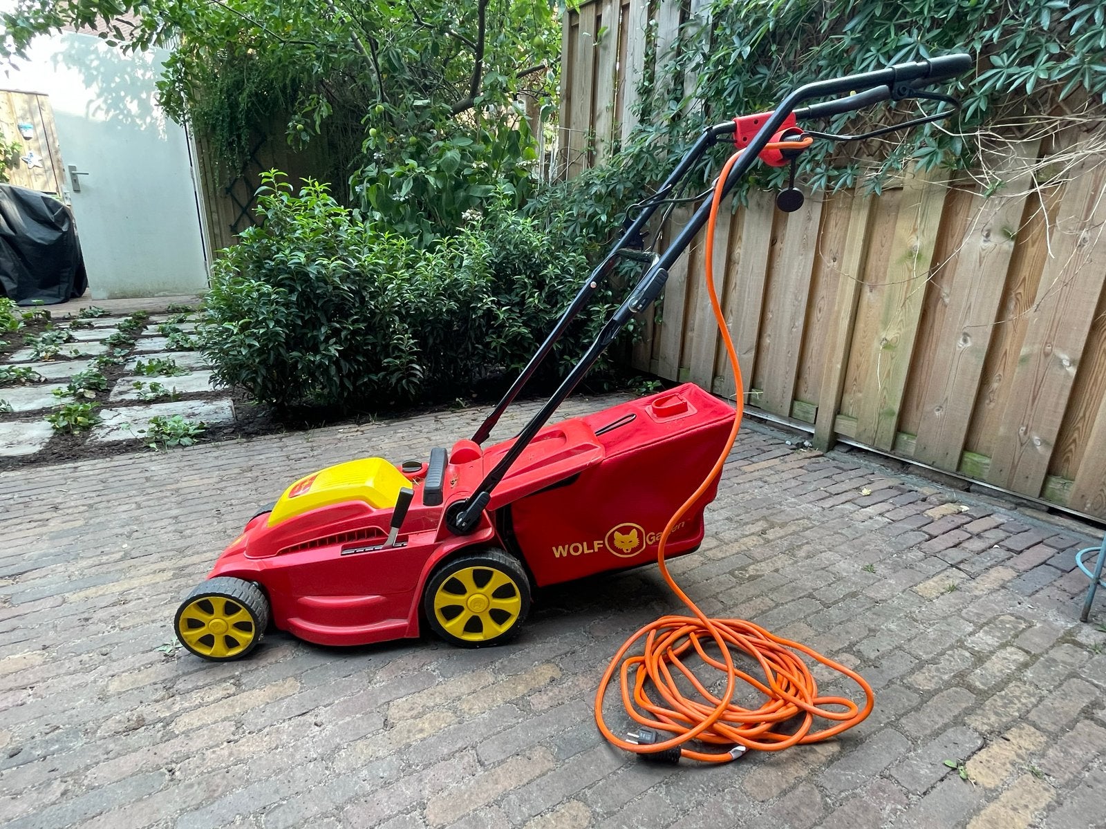 Wolf-Garten elektrische grasmaaier - Zo goed als nieuw, Tuin en Terras, Grasmaaiers, Ophalen, Cirkelmaaier, Gebruikt, Elektrische grasmaaier