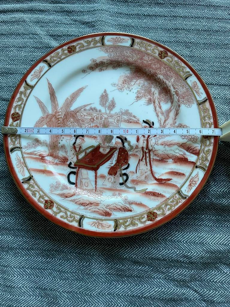 Decoratief Japans borden met handgeschilderde scène, Antiek en Kunst, Antiek | Wandborden en Tegels, Ophalen of Verzenden