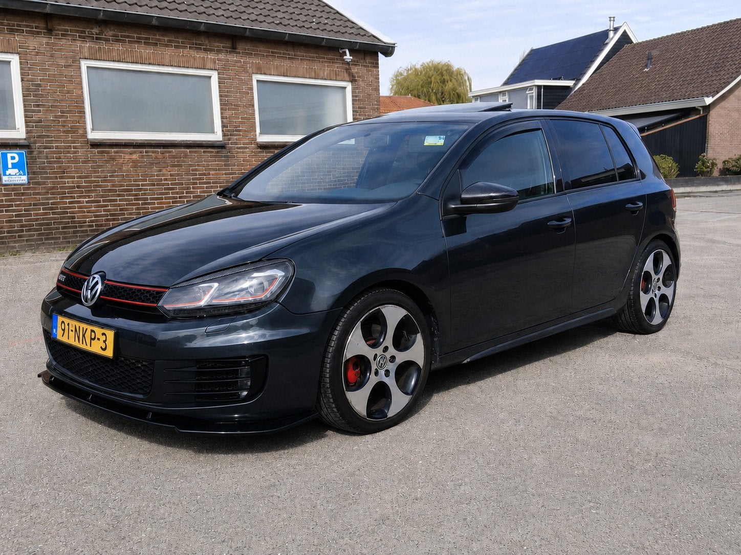 Volkswagen Golf 2.0 TFSI GTI - 320pk - Akropovic - Pops and, Auto's, Volkswagen, Euro 5, 4 cilinders, 1984 cc, Leder