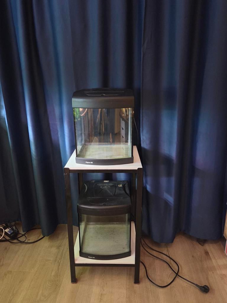 2x Superfish Aqua 40 30L aquaria incl standaard, Dieren en Toebehoren, Ophalen, Gebruikt, Leeg aquarium, Superfish