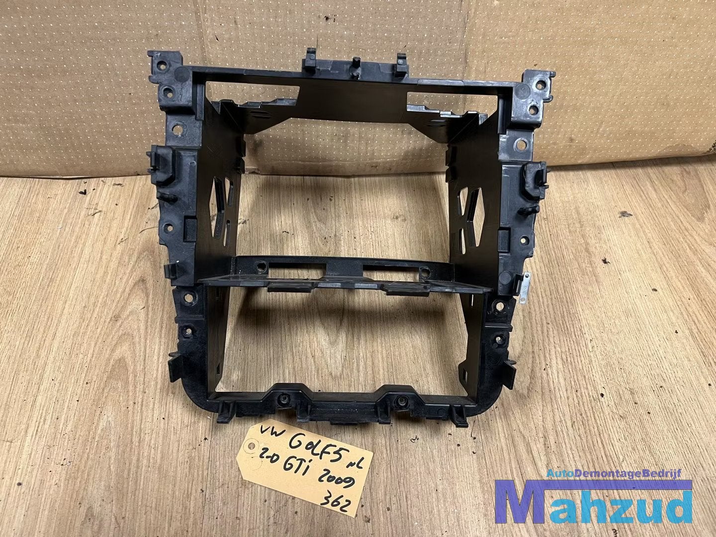VW GOLF 5 Radio frame 2003-2009, Gebruikt, Volkswagen, Volkswagen AG, Berliner Ring 2
38440  Wolfsburg, DE