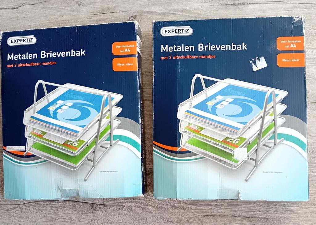 Metalen Brievenbak met 3 uitschuifbare mandjes.A4. Nieuw!, Ophalen, Nieuw