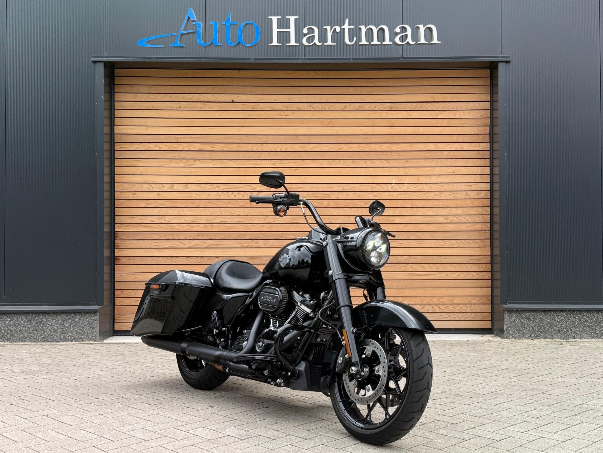 Harley Davidson 114 FLHRXS Road King Special, Motoren, Laan van Vredenoord 33
2289 DA  Rijswijk, NL, H-DCUSTOMERSERVICE@Harley-Davidson.com