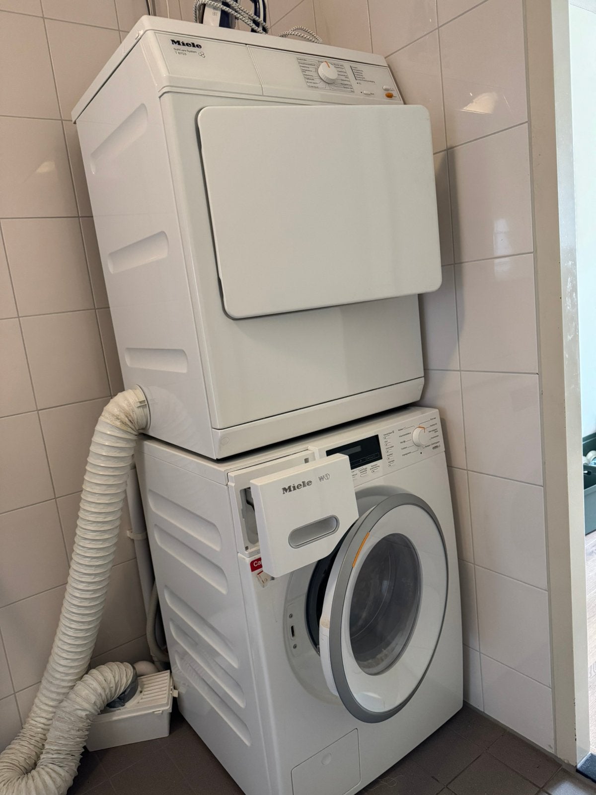Miele Was-droogset: Miele W1 Wasmachine + T 8703 Droger, Witgoed en Apparatuur, Ophalen, Zo goed als nieuw, 85 tot 90 cm, 1200 tot 1600 toeren