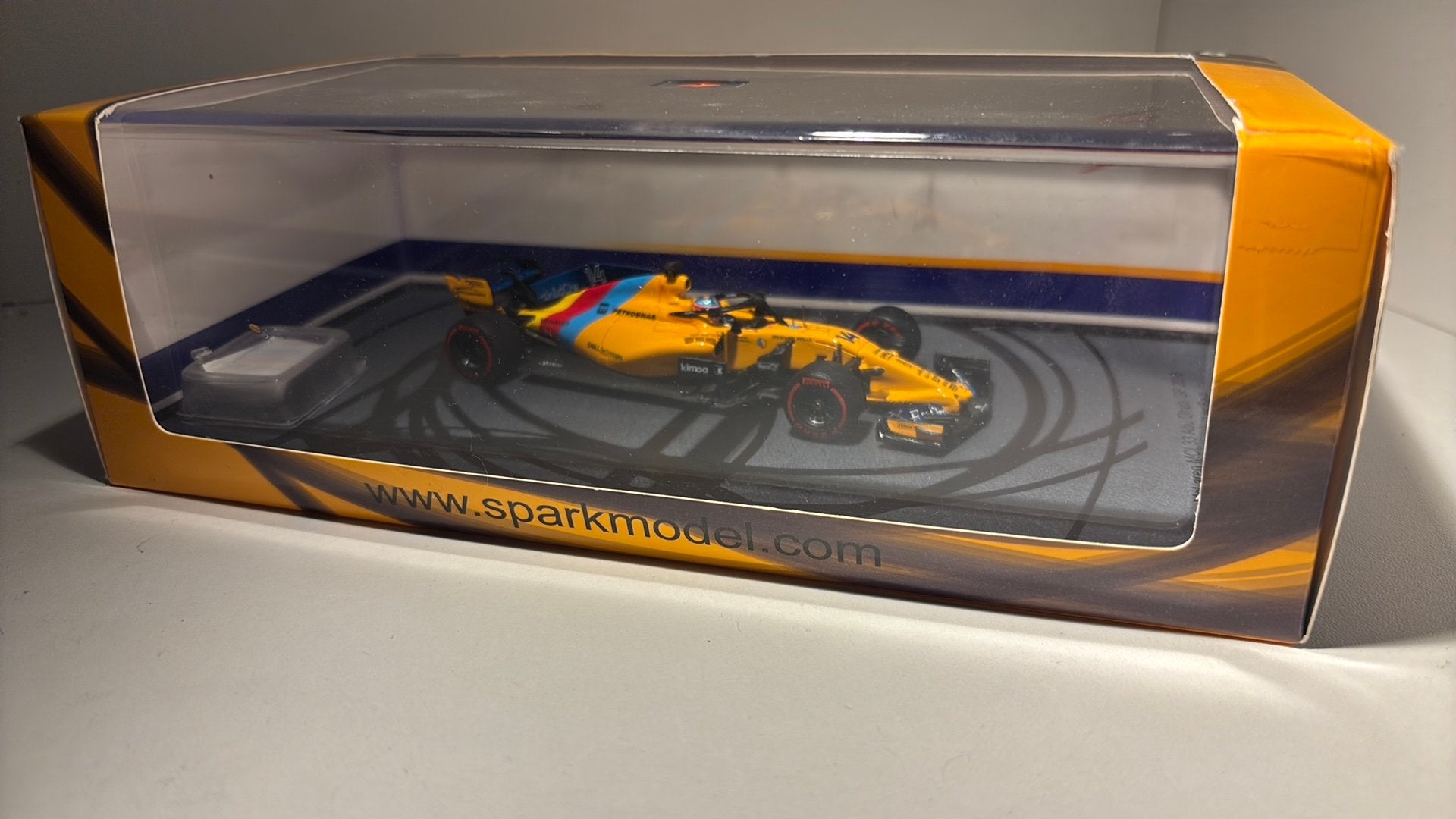 F1 McLaren mcl33 abu dhabi 2018 F.alonso laste race spark