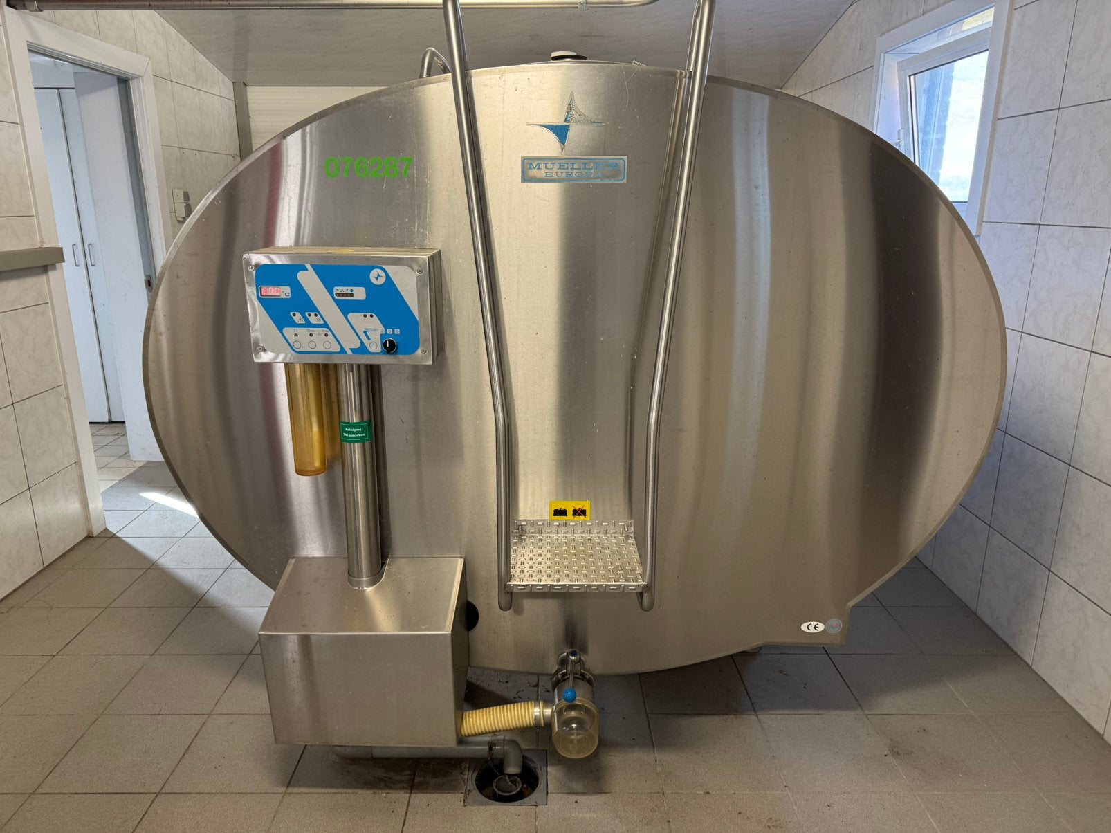 Melkkoeltank meuller 6200 liter, Ophalen