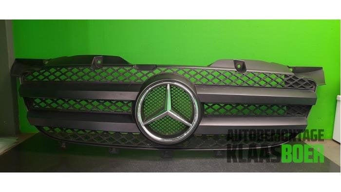 Grille van een Mercedes Sprinter, Gebruikt, -, Ophalen of Verzenden, -