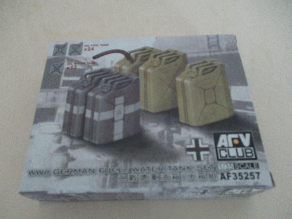 AFV  WWII German fuel/water tank set, Overige merken, 1:32 tot 1:50, Overige typen, Ophalen of Verzenden