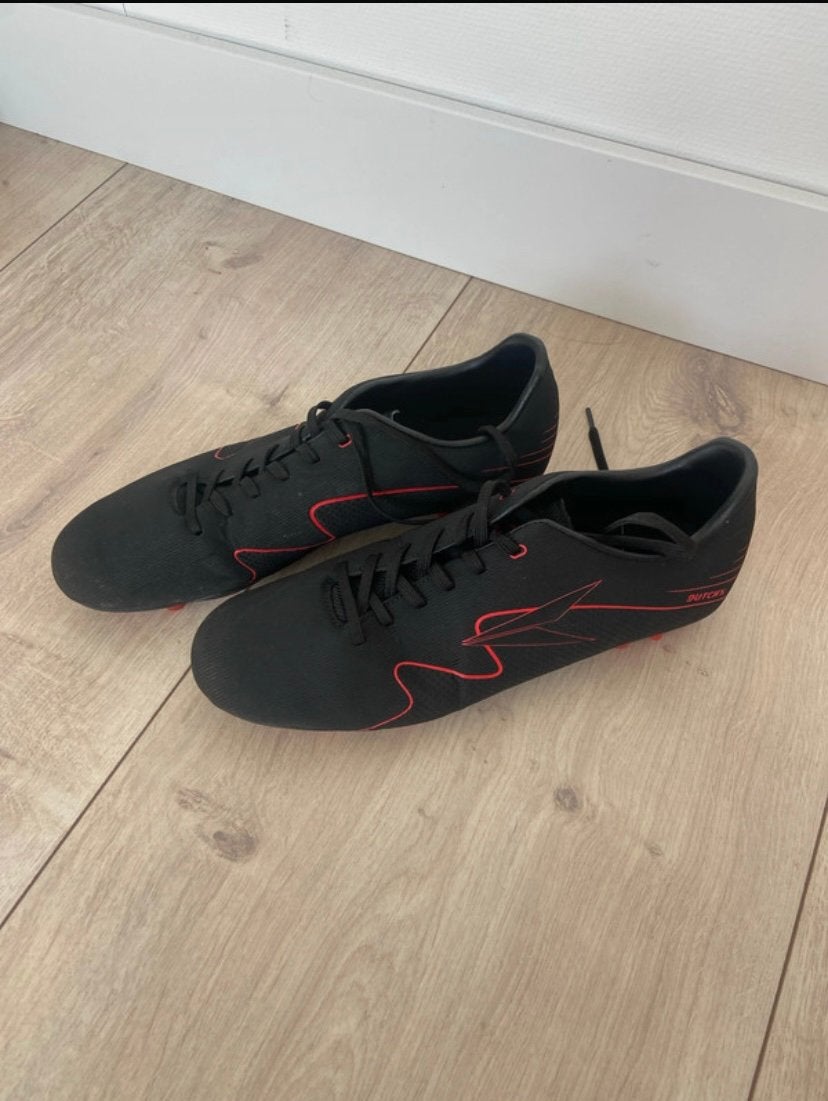 Kicksen/voetbalschoenen zwart mt 43 Osaga in perfecte staat, Maat XL, Schoenen, Ophalen of Verzenden, Zo goed als nieuw