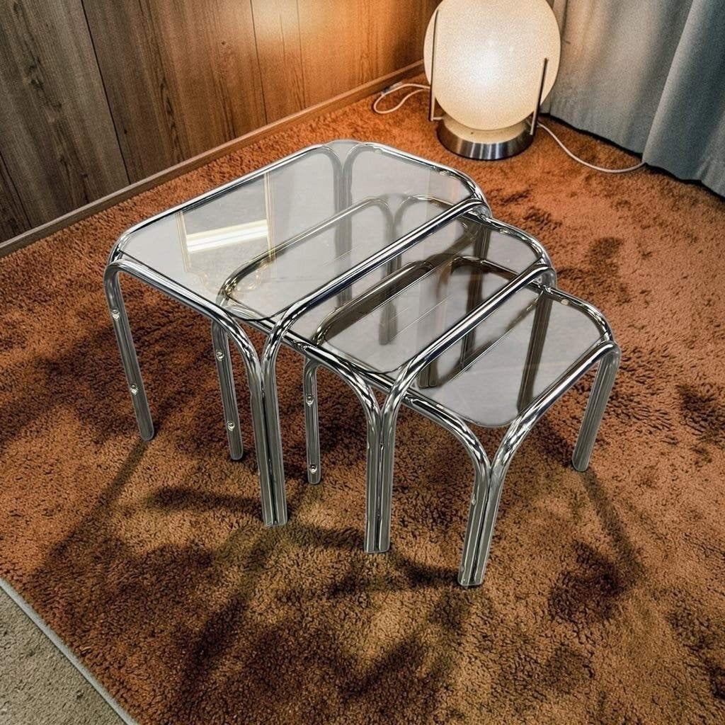 Set van 3 vintage chromen nesting tables / bijzettafels, Ophalen, Noord-Holland
