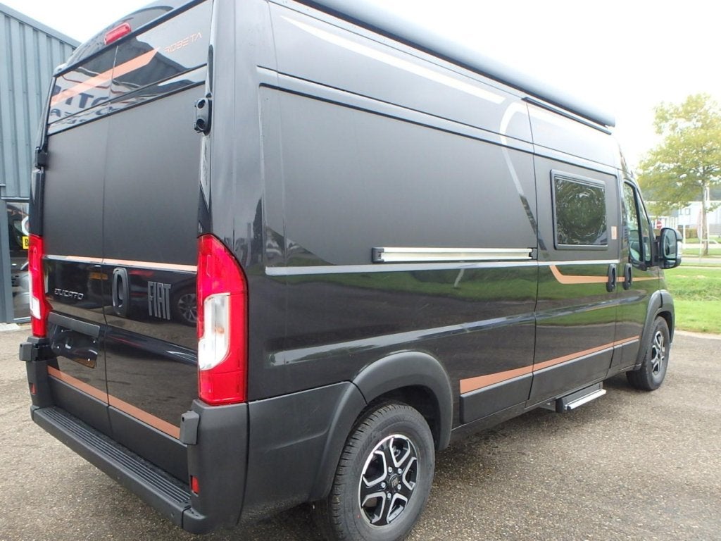 Robeta Kronos 600 Gratis Van N Bike drager, Chemisch toilet, Ringverwarming, Luifel, Fiat