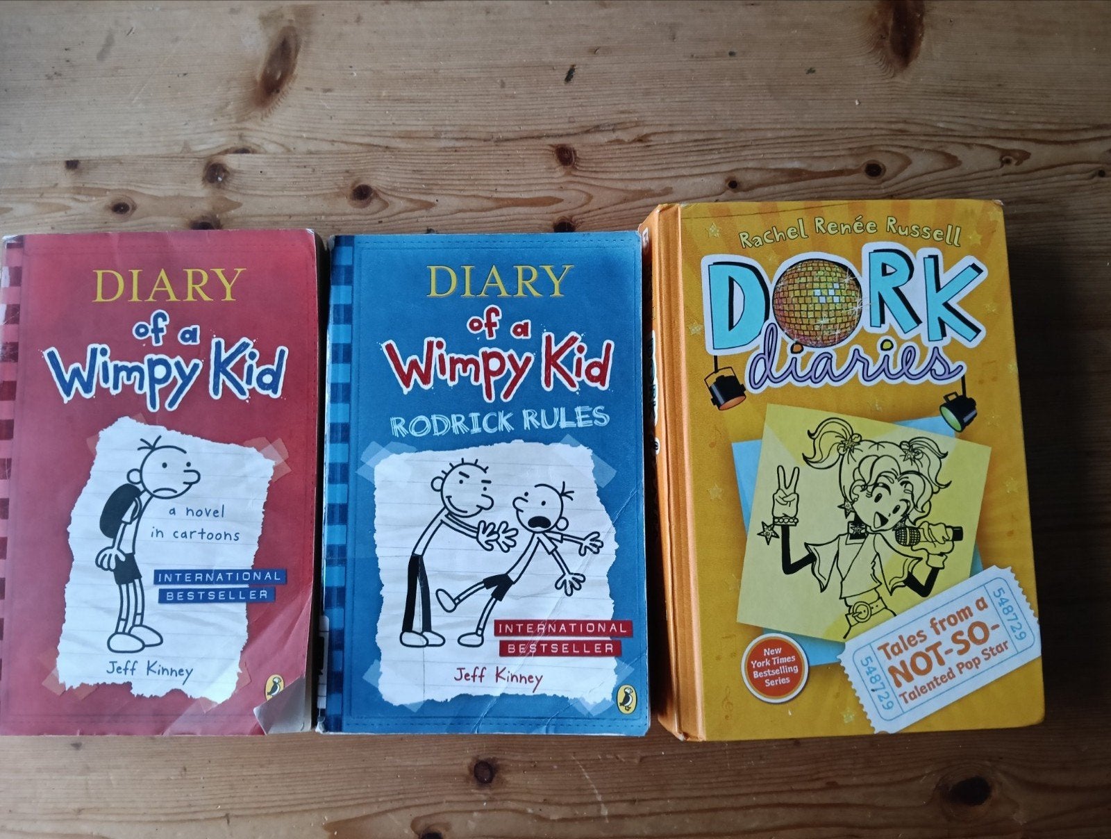 Diary of a Wimpy Kid & Dork Diaries Boekenpakket, Ophalen of Verzenden, Gelezen, Jeff Kinney, Rachel Renée Russell, Fictie algemeen