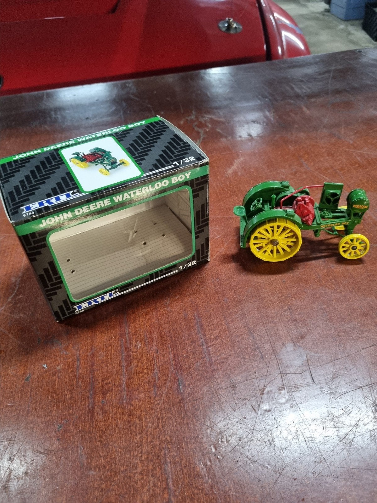 ERTL 5744 John Deere Waterloo Boy schaalmodel 1:32, Overige merken, 1:32 tot 1:50, Overige typen, Ophalen of Verzenden