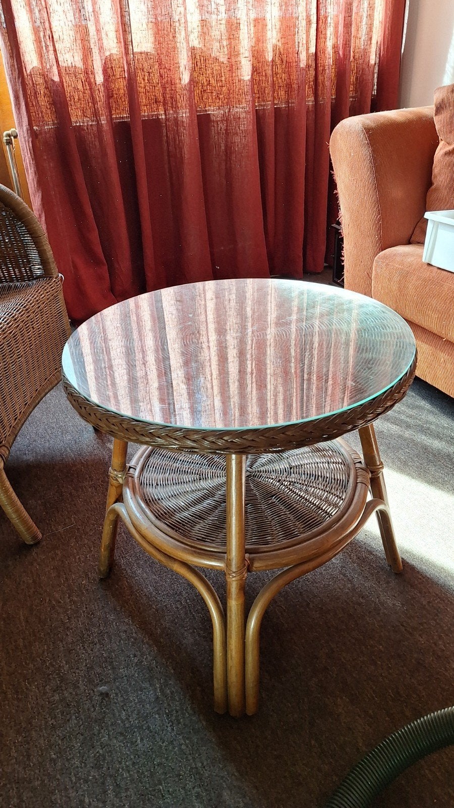 rotan tafel met twee stoelen, Ophalen, 50 tot 100 cm, 50 tot 100 cm, Zo goed als nieuw