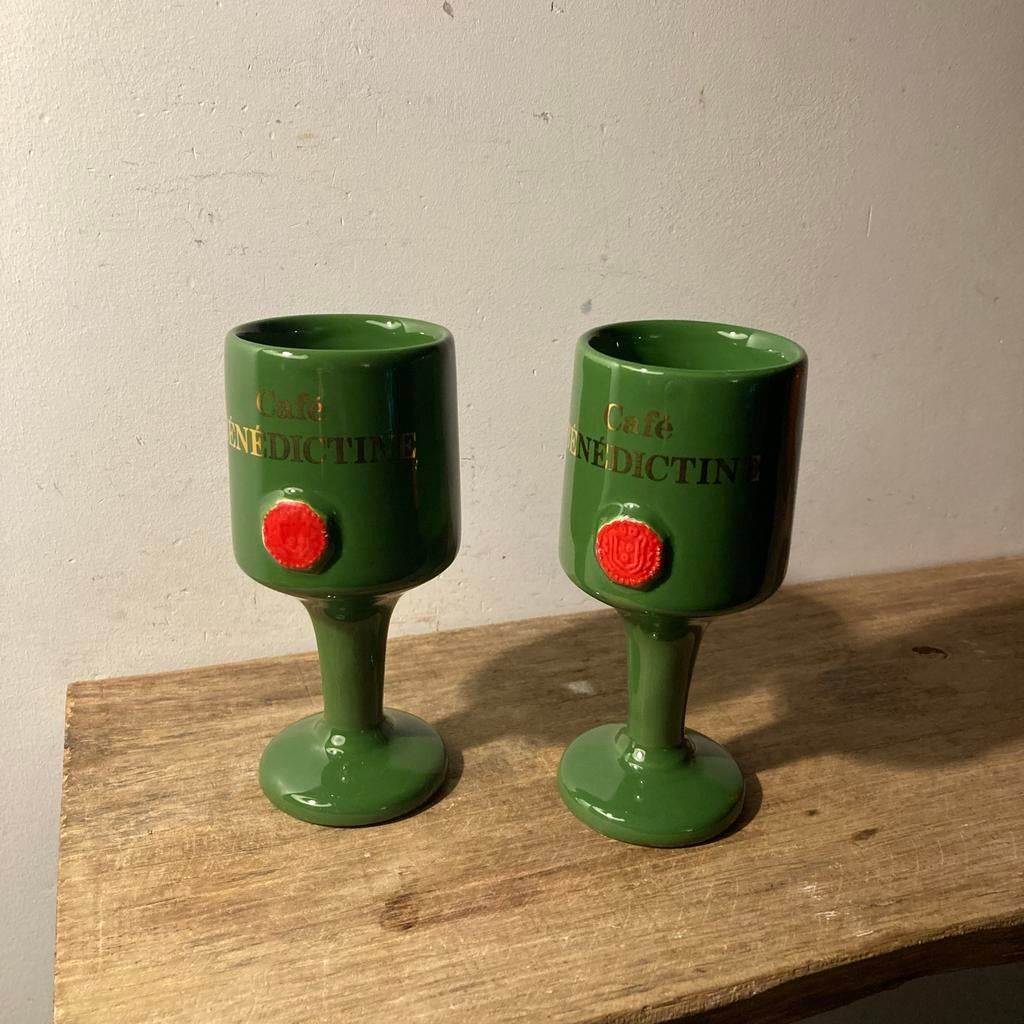 2 vintage Café Bénédictine koffiebekers op voet jaren '70, Ophalen of Verzenden