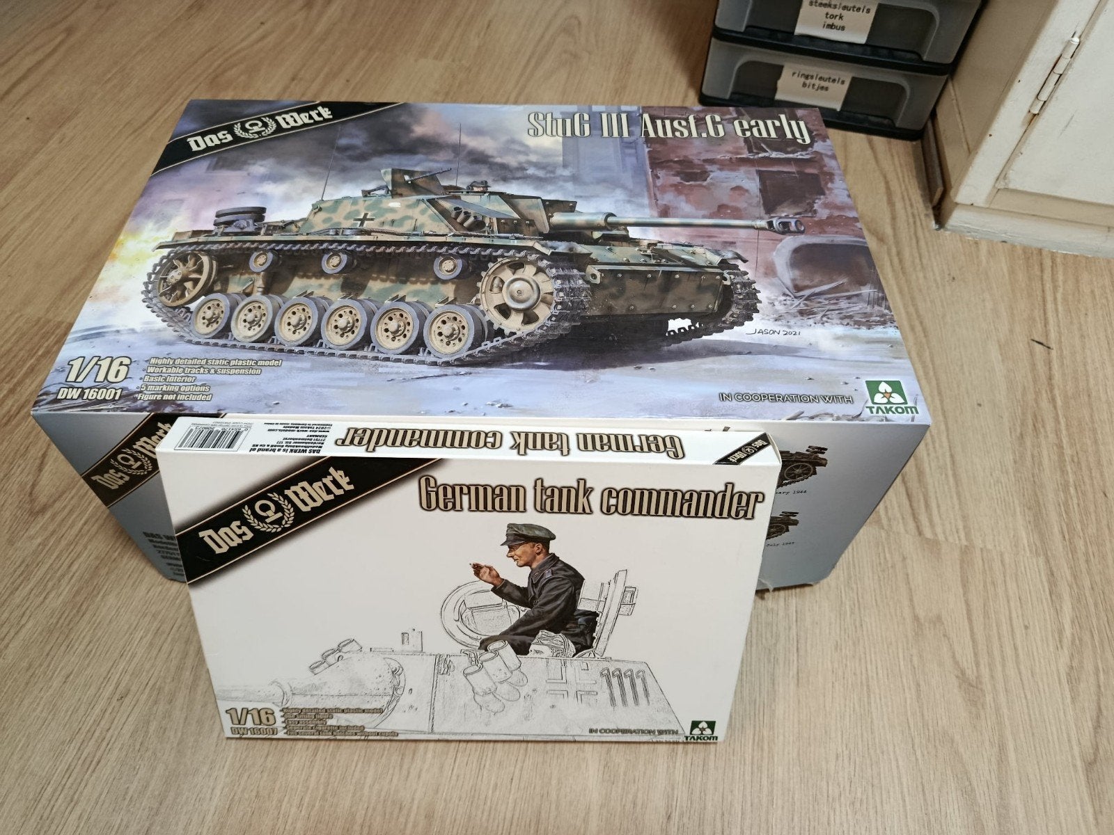 Das Werk 1:16 Stug III Ausf.G early met Tankcommandant, Ophalen of Verzenden