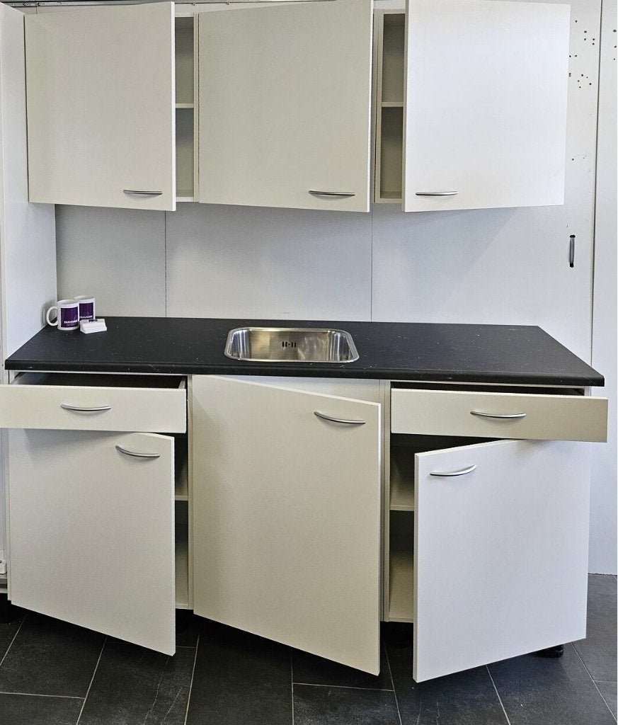 Gezocht: kleine keuken/pantry met rvs blad, Ophalen of Verzenden, Zo goed als nieuw, Staal of Rvs, Overige typen