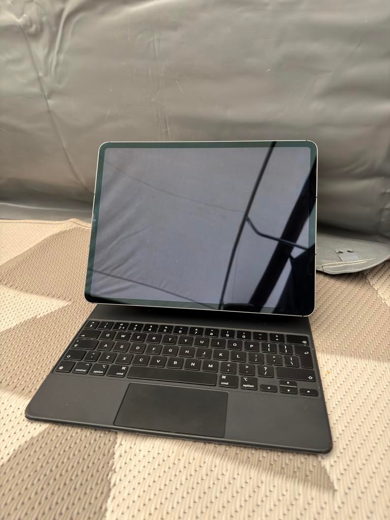 iPad Pro 12,9" (5e Gen) WiFi + Cellular met Magic Keyboard, Computers en Software, Apple iPads, Gebruikt, 12 inch, Ophalen of Verzenden