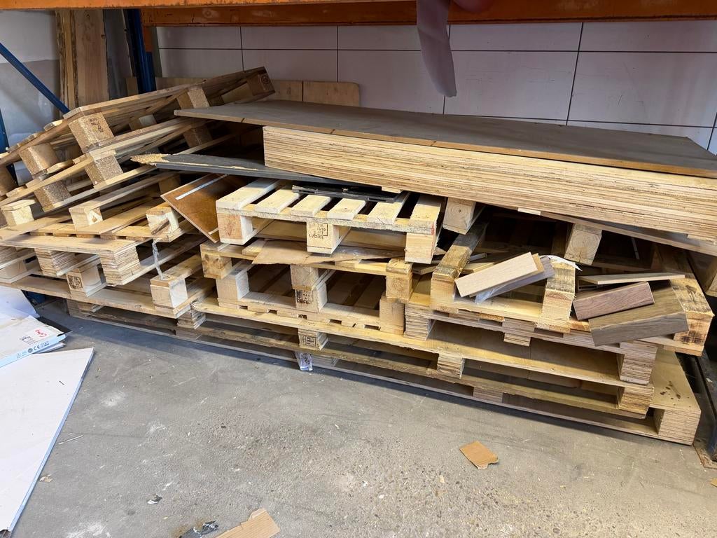 Diverse Euro Pallets en Houten Platen - Ideaal voor DIY, Ophalen
