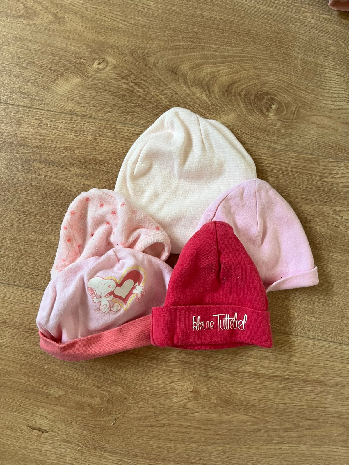 5 / vijf roze babymutsen mutsjes voor baby vrolijke print, Kinderen en Baby's, Babykleding | Mutsen, Sjaals en Wanten, Maat 50