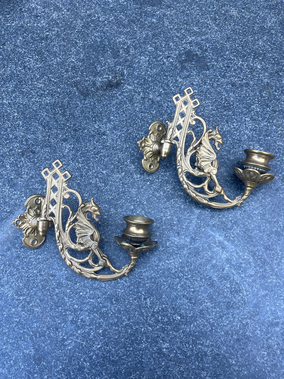 Set van 2 Antieke piano Koperen Wandkandelaars met Draken, Antiek en Kunst, Antiek | Kandelaars, Ophalen of Verzenden, Koper of Brons