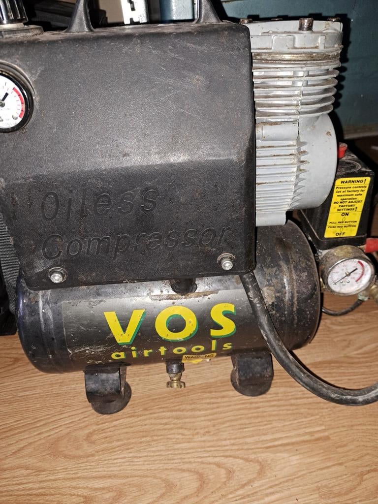 VOS Airtools Oilless Compressor, Ophalen, Gebruikt, 6 tot 10 bar, 200 tot 400 liter/min