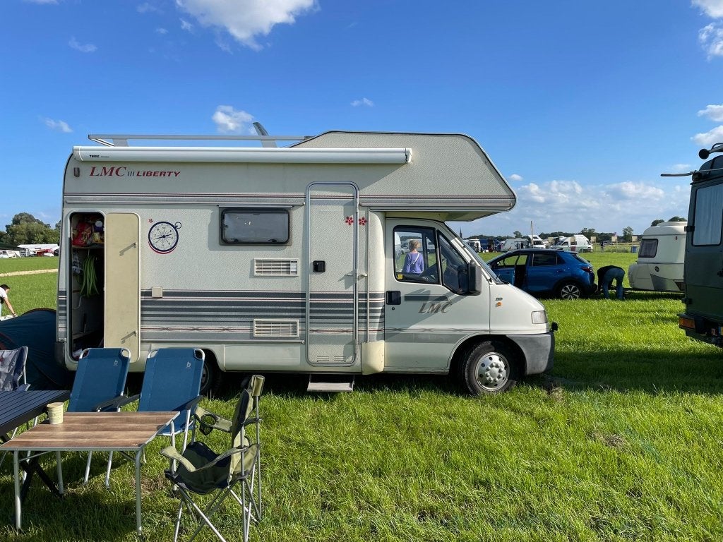 Fiat Ducato 2.5 LMC goed onderhouden camper, Caravans en Kamperen, Campers, Alkoof, Ringverwarming, Fiat, Kluisje