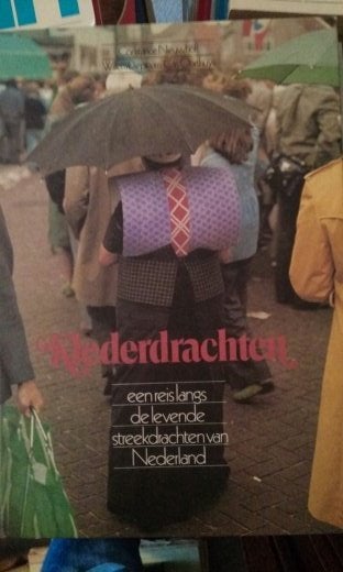 Boek - 86 - Nederdrachten, Ophalen of Verzenden