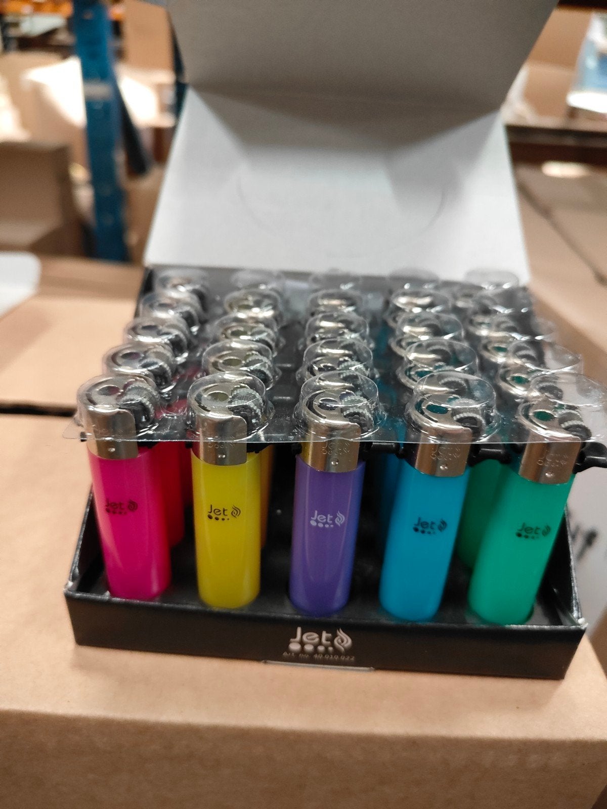 Partij ronde aanstekers - 50 stuks in diverse kleuren, Jet, Onbekend, Nieuw, Ophalen of Verzenden