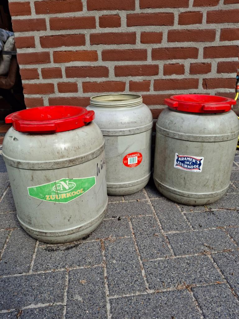 Waterkluis / ton / voederton / opslag / voer ton 25 liter, Ophalen