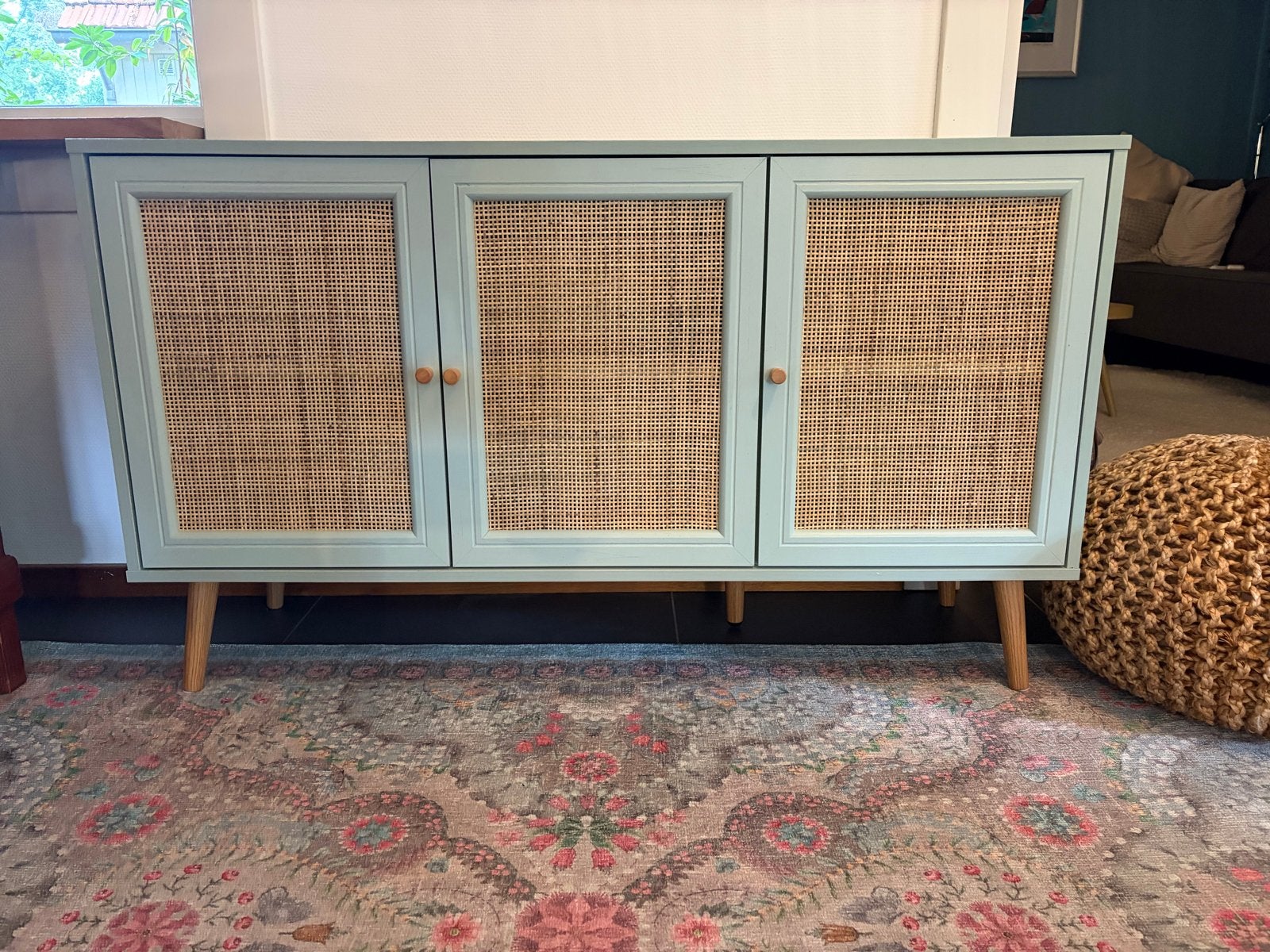 Lichtgroen dressoir met rotan deuren - nieuw!, Ophalen, 100 tot 150 cm, Zo goed als nieuw, 25 tot 50 cm