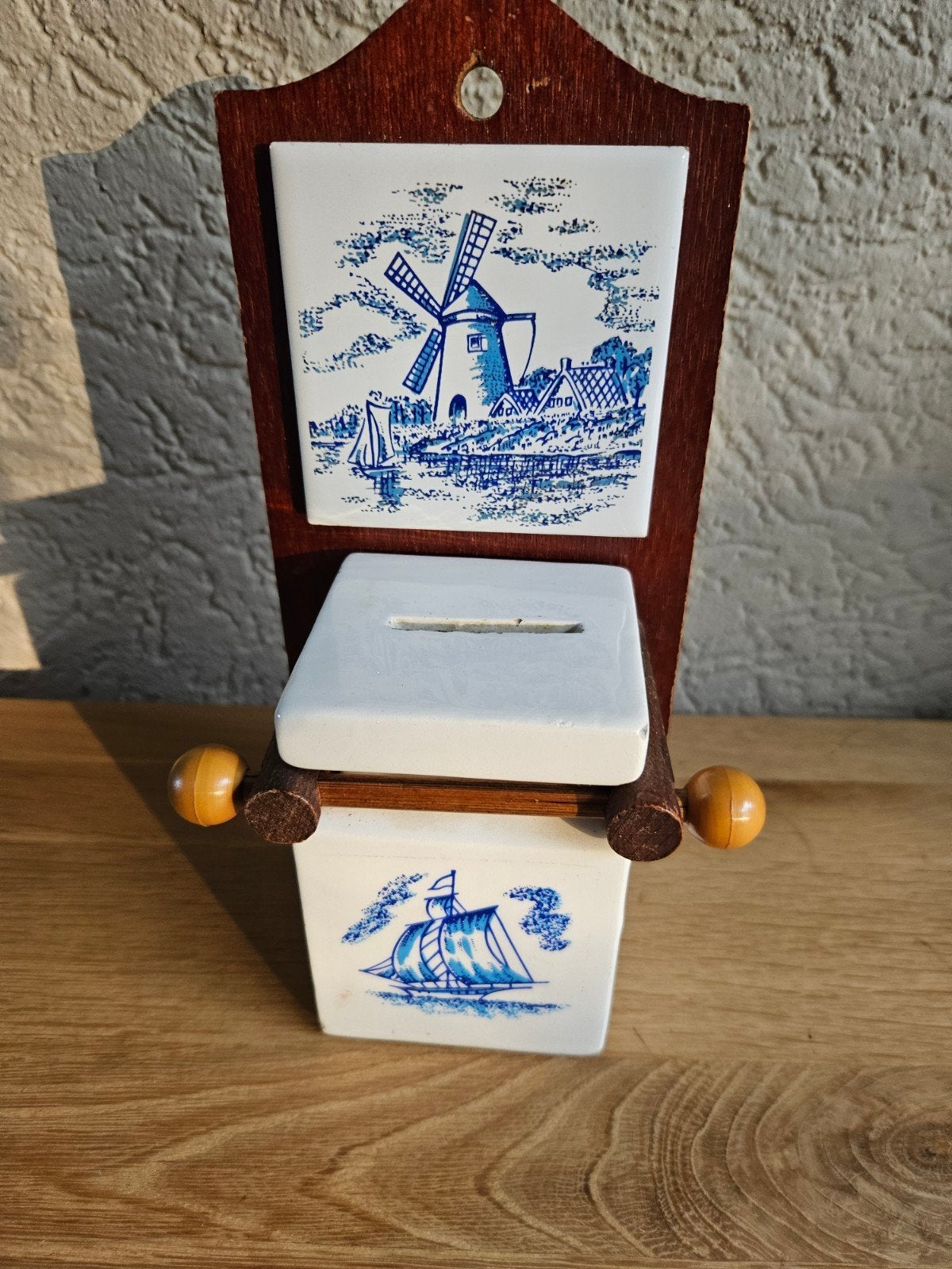 Vintage Telefoon Spaarpot met Delfts Blauw Decoratie, Verzamelen, Spaarpotten, Ophalen of Verzenden, Gebruikt, Steen, Aardewerk of Keramiek