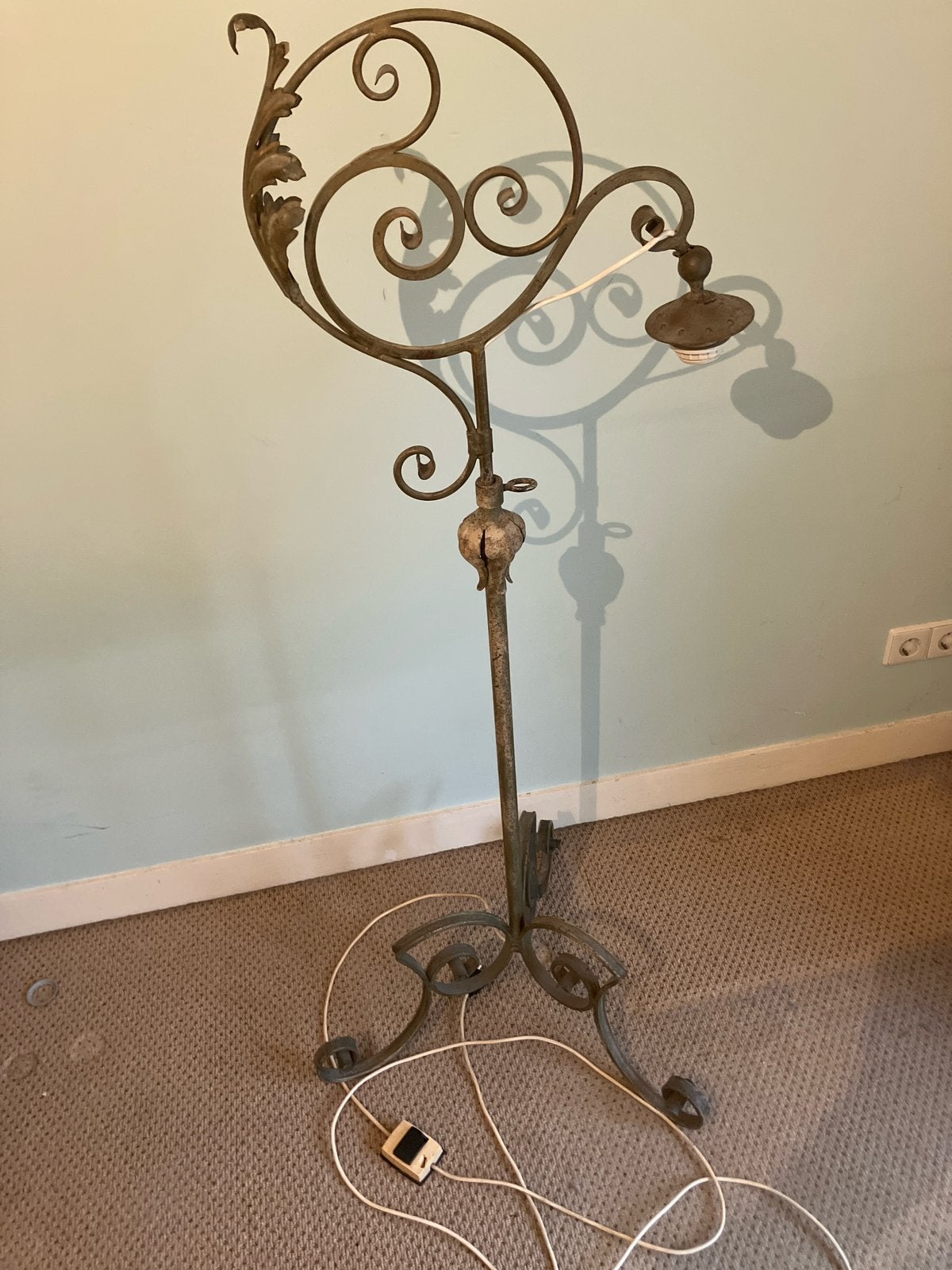Klassieke smeedijzeren vloerlamp / schemerlamp (verstelbaar), Ophalen