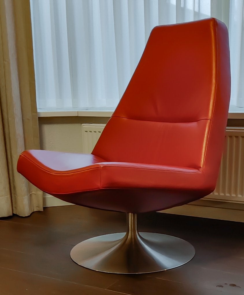 Goossens draaifauteuil Lion Oranjerood leer, Huis en Inrichting, Ophalen, Modern met RVS en leer, 75 tot 100 cm, Zo goed als nieuw