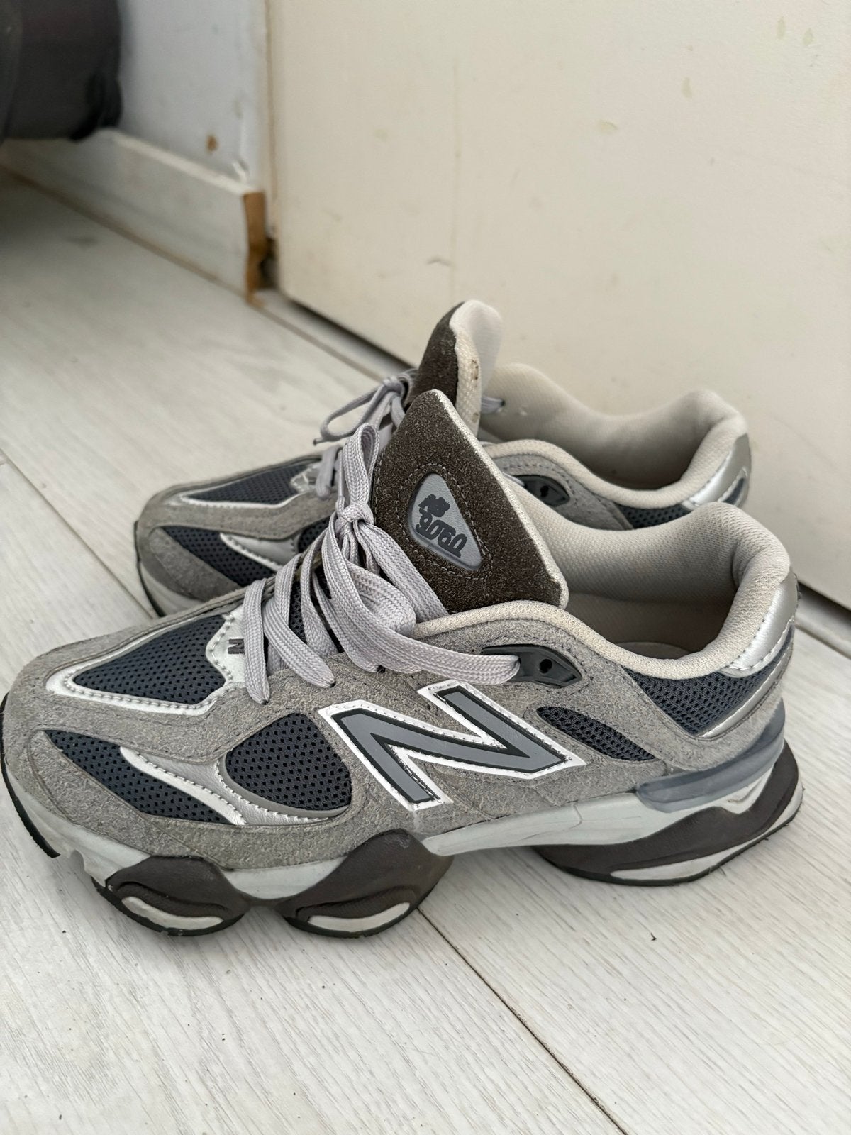 New Balance 9060 Sneakers - Grijs/Blauw, Ophalen of Verzenden, Gedragen, Grijs, Sneakers of Gympen