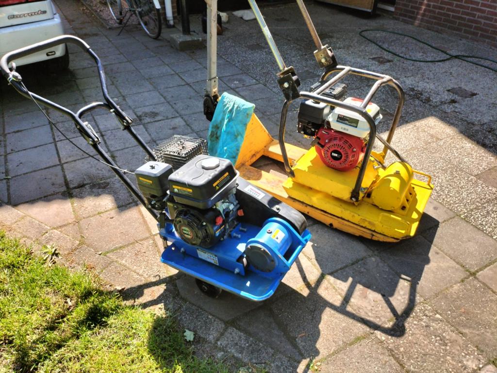 2x trilplaat 1x hbm benzine voor straatwerk of stratenmaker, Ophalen, Gebruikt