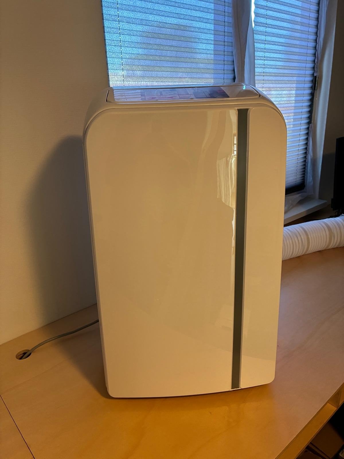 KOENIC KAC 3352 Mobiele Airconditioner Wit, Ophalen, Minder dan 60 m³, Timer, 3 snelheden of meer