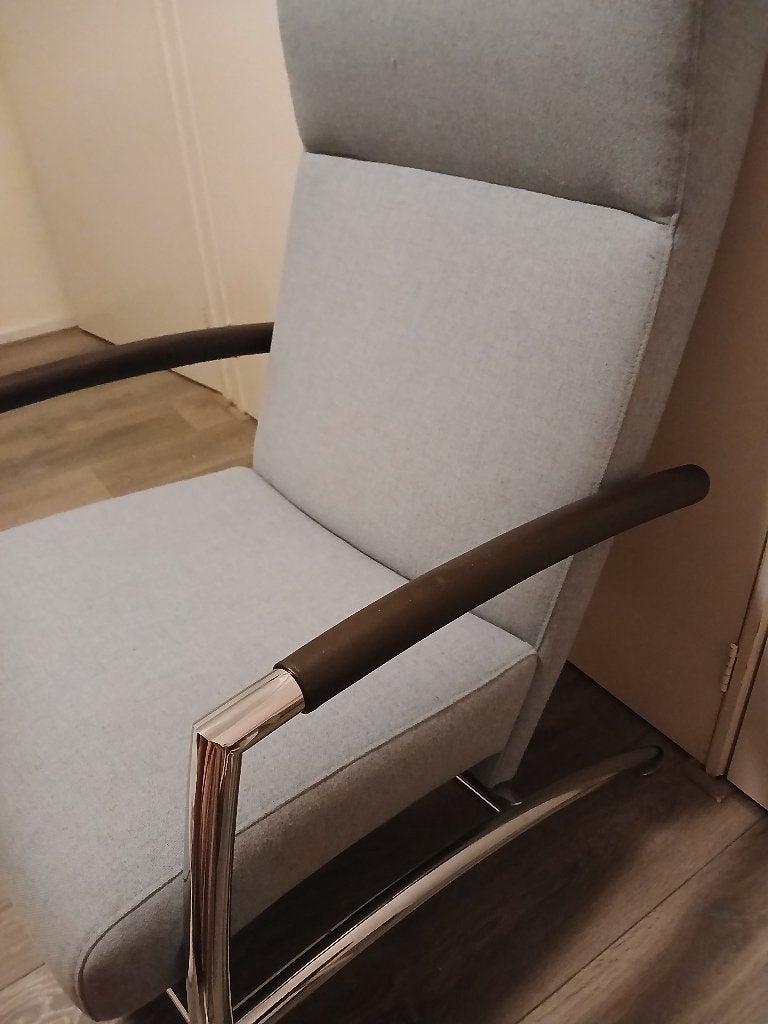 2 Leolux Helical lichtblauwe fauteuils stoelen, Huis en Inrichting, Ophalen, Gebruikt, 75 tot 100 cm, 50 tot 75 cm