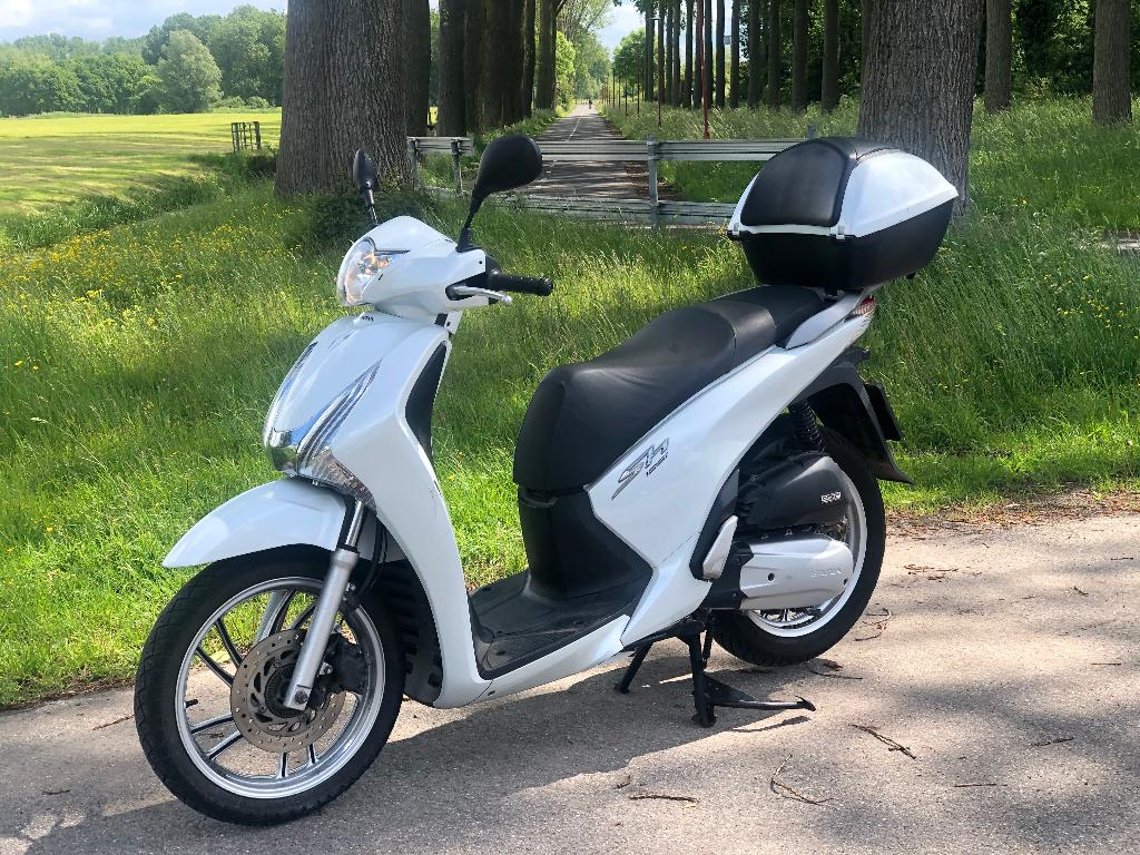 Honda SH125 SH 125 ABS Start Stop  Bj 2013 Motorscooter 125i, Motoren, Motoren | Honda, Scooter, Gebruikt, Particulier, 125 cc