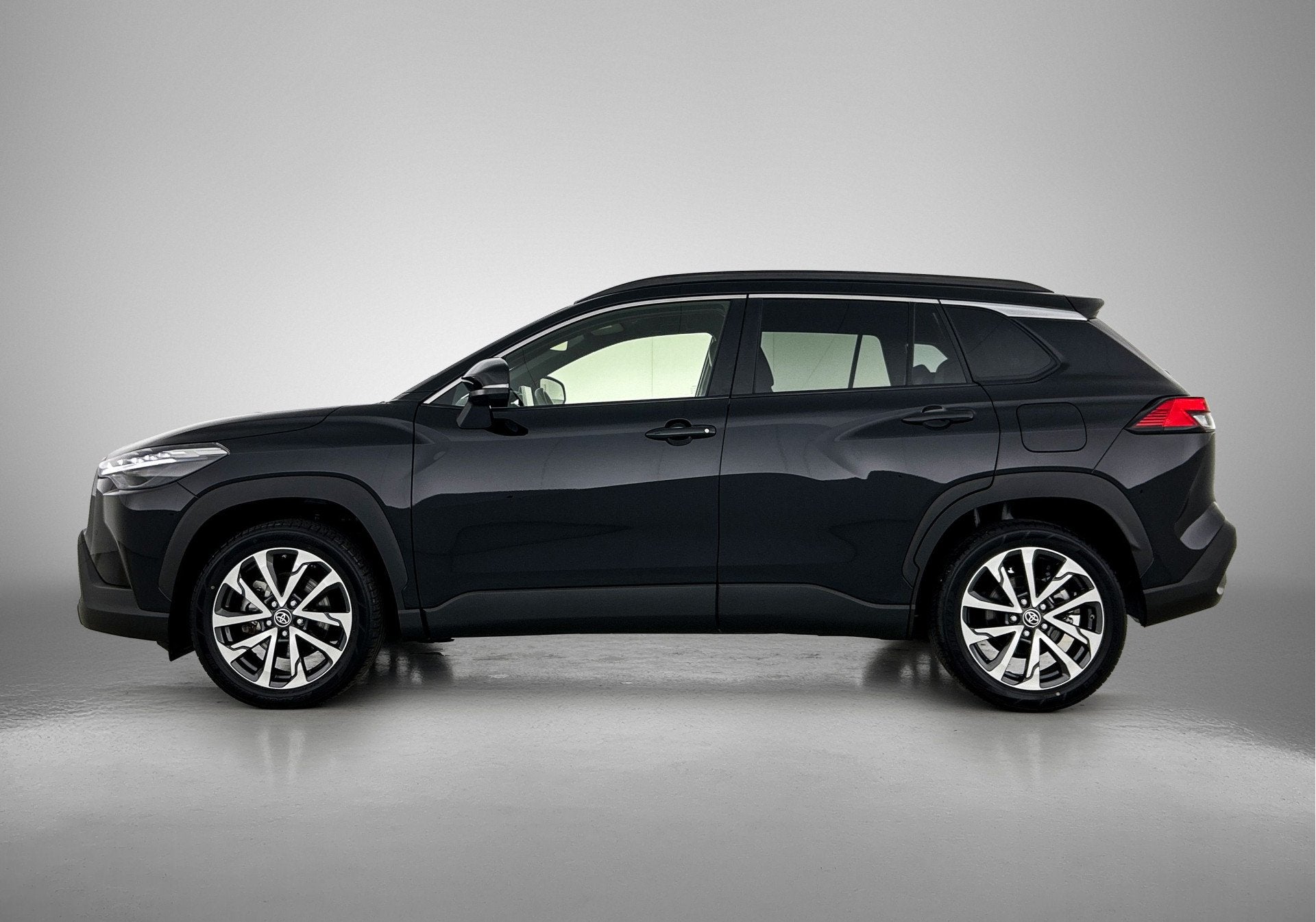 Toyota Corolla Cross Hybrid 200 Style | Trekhaak afneembaar, Auto's, Gebruikt, 4 cilinders, Leder en Stof, Zwart