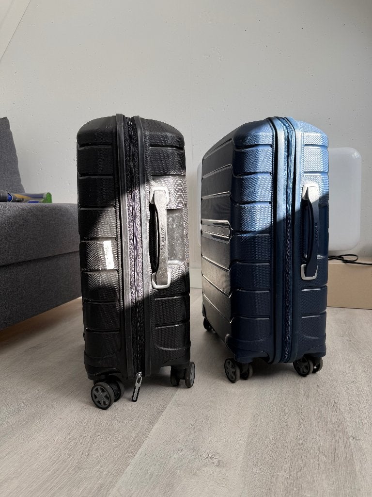 2x Samsonite Flux Spinner 55 cm Cabinekoffer – Zwart & Blauw, 50 tot 60 cm, Hard kunststof, Zo goed als nieuw, 35 tot 45 cm