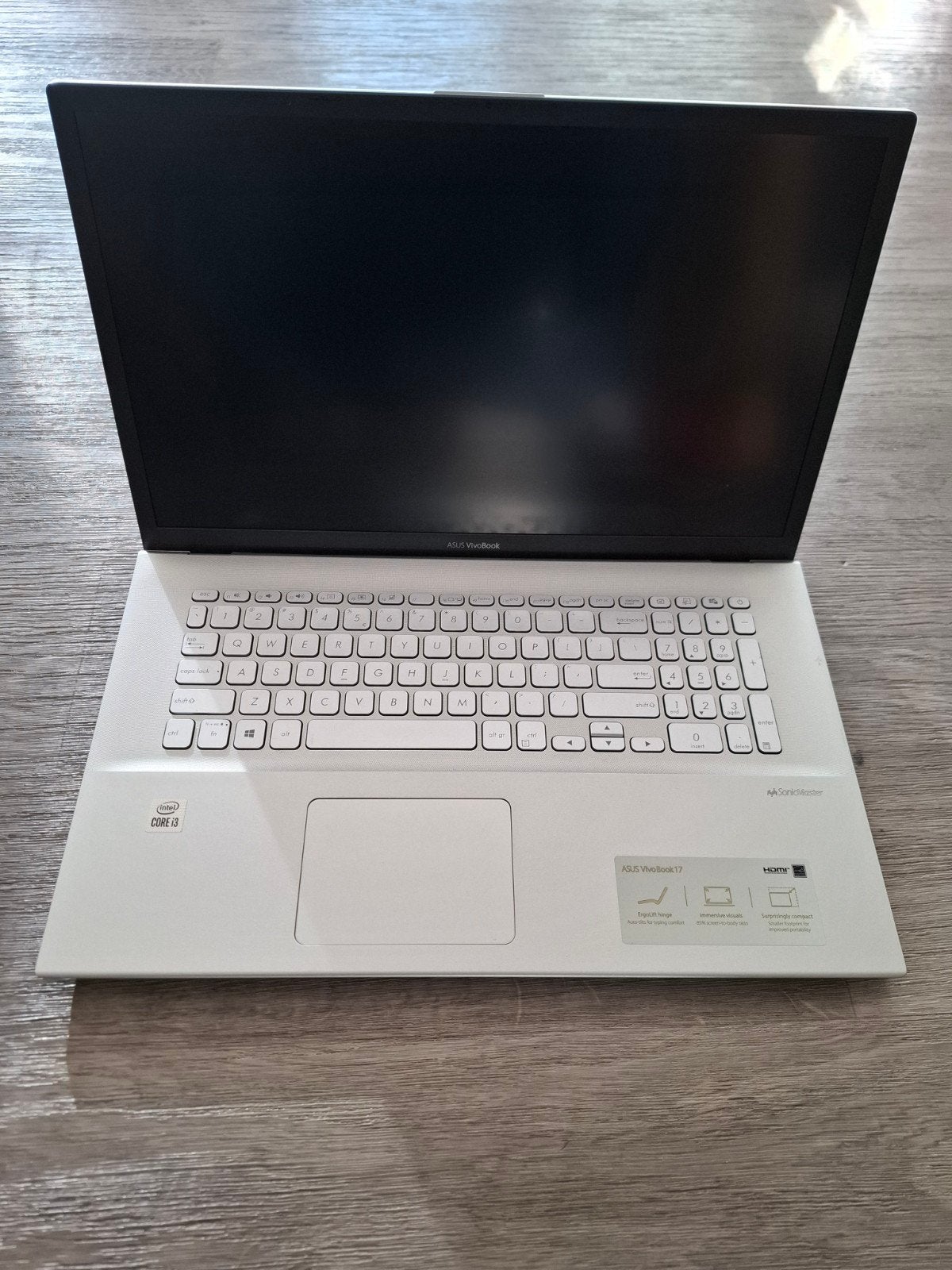 ASUS Vivobook 17 - Zo goed als nieuw met hoes, 2 tot 3 Ghz, ASUS, Ophalen of Verzenden, Zo goed als nieuw
