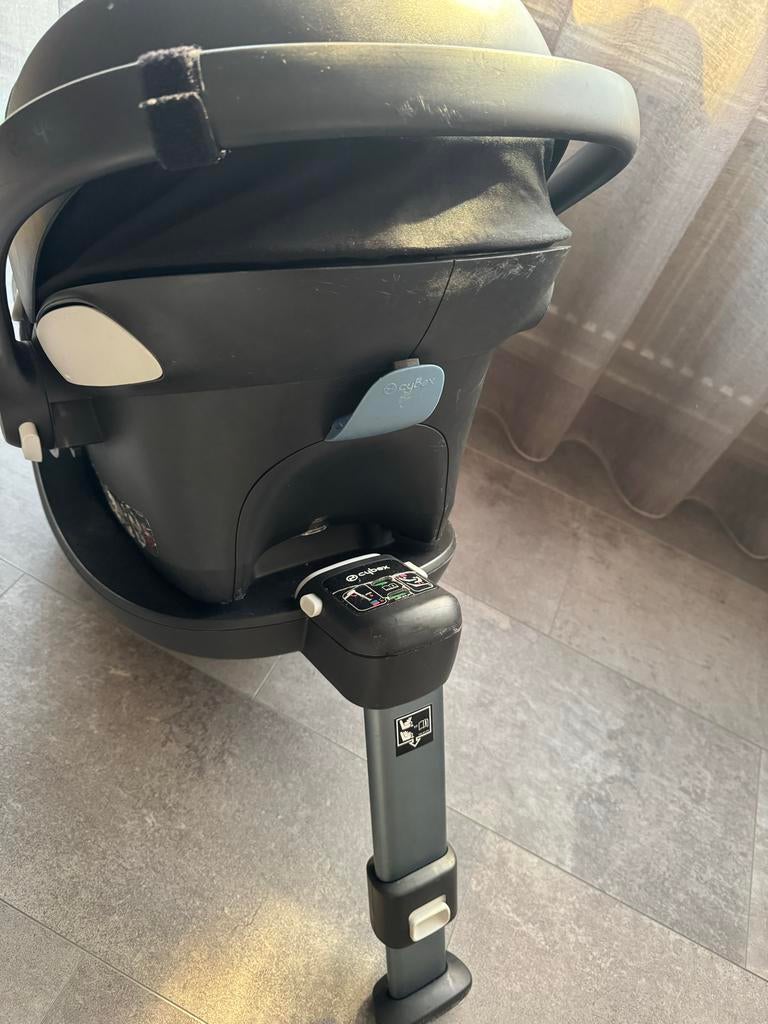 Cybex Aton M i-Size autostoel met Isofix base, Kinderen en Baby's, Autostoeltjes, Verstelbare rugleuning, Zo goed als nieuw, Isofix
