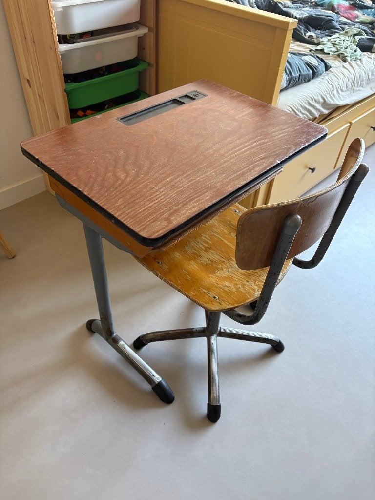 Authentieke bureau met stoel, Ophalen, Gebruikt, 60 cm, Hout