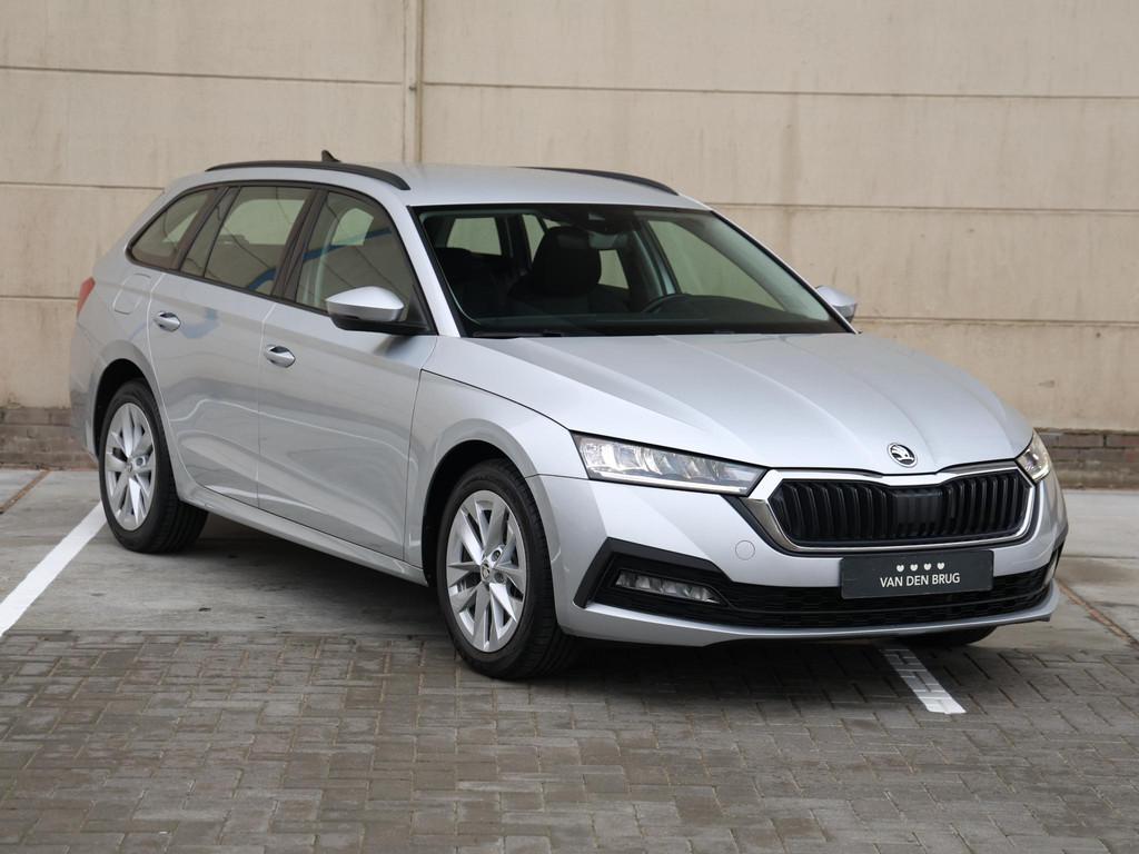 Skoda Octavia Combi 1.4 TSI iV PHEV Business Edition 204PK D, Auto's, Skoda, Stof, Gebruikt, Euro 6, 4 cilinders