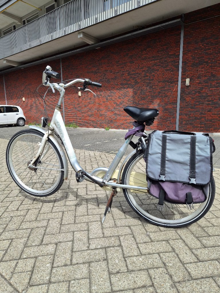 Witte damesfiets, Fietsen en Brommers, Fietsen | Dames | Damesfietsen, Gebruikt, Velgrem, 47 tot 50 cm, Versnellingen