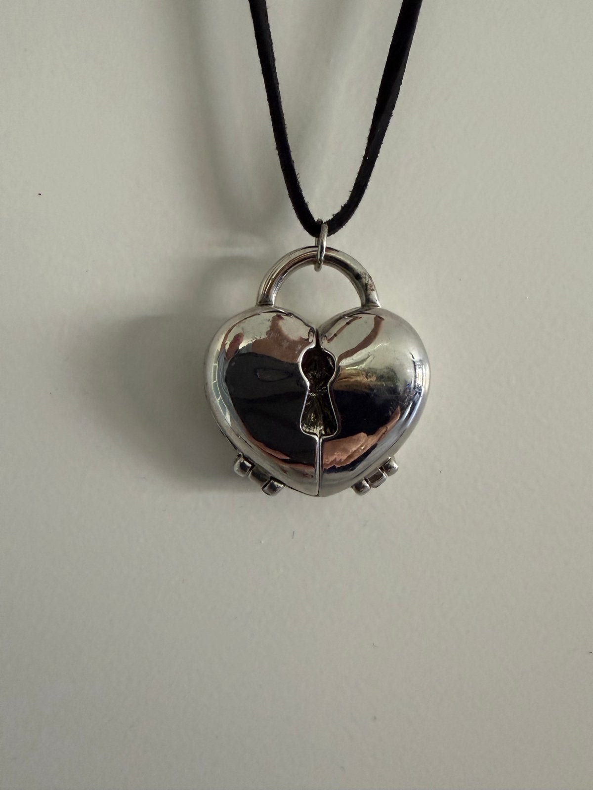 Mooie sleutelhart hanger in nieuwstaat, Ophalen of Verzenden, Zo goed als nieuw, Zilver, Overige materialen