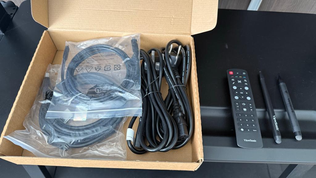 65” 4K Touchscreen, 2.1 speakers, 8 aray microfoon  - ZGAN, Computers en Software, Tekentablets, Ophalen, Multi-touch, Zo goed als nieuw